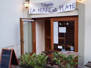 La Terre Est Plate