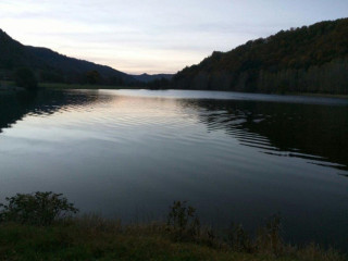 The Caravans Lac des Graves