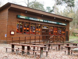 Le Chalet De La Caverne Des Brigands