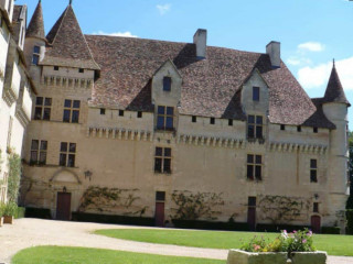 Chateau De Neuvic