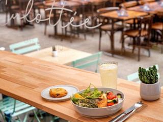 restaurant image
