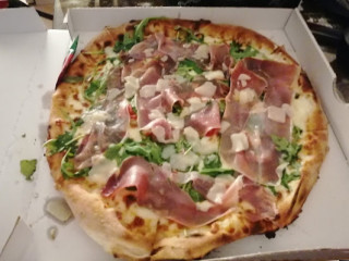 Nando Pizza