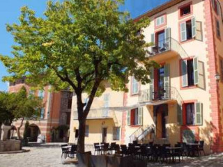 La Maison De La Tour