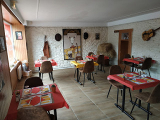 La Rivière Bar Restaurant