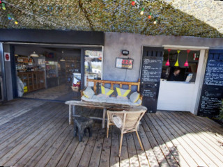 restaurant image
