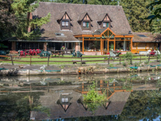 Auberge Du Bord Des Eaux