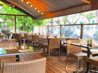 restaurant image