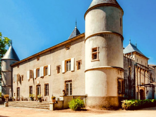 Un Passage Au Chateau