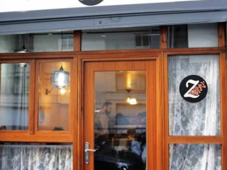 Chez Zena