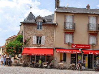 Le Café De La Place