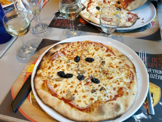 Pizzeria Brasserie Pmu Café Des Sports Entraygues Sur Truyere