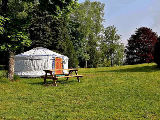 Domaine Du Balbuzard Location Gite Bulle Insolite Atypique Lac Etang Peche Camping Hebergement Cabane Maison De Hobbit Massif Central Vulcania Auvergne Puy-de-dome