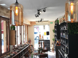 Cave De Léognan Bistrot à Vin Caviste De Proximité