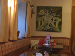 Nendrinė Pastogė Sodyba