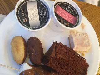 Au Café Des Délices