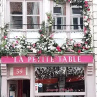 La Petite Table L'estaminet En Ville